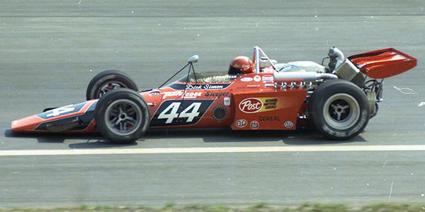 Dick Simon in the new Peat-Lola at Trenton in April 1972. Copyright Rich Bunning 2020. Used with permission.