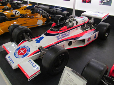 The McLaren Heritage McLaren M24B in the Donington Museum in 2014. Licenced by Ozzy Delaney under Creative Commons licence Attribution 2.0 Generic (CC BY 2.0). Original image has been cropped.