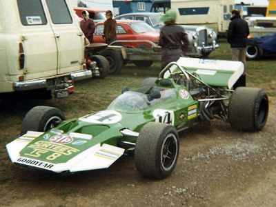 Alan Brodie's Surtees TS8 at Mallory Park in 1972. Copyright Stuart Dent 2004. Used with permission.