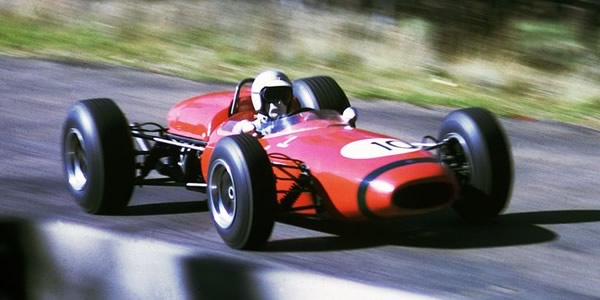 Jim Palmer had a guest drive in the Scuderia Veloce Brabham BT11A at Bathurst Easter 1966.  Copyright John Ellacott 2008.  Used with permission.