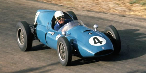 Stan Jones in his Cooper Mk IV 'T51' at the Bathurst Easter meeting in 1961.  Copyright John Ellacott 2008.  Used with permission.