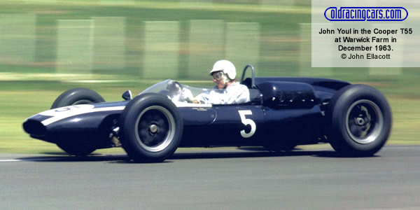 John Youl in the Cooper T55 at Warwick Farm in December 1963. Copyright John Ellacott 2020.  Used with permission.