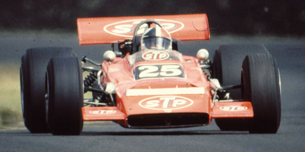 Chris Amon in the STP Lotus 70 at the 1971 New Zealand Grand Prix.  Copyright Ted Walker (Ferret Fotographics) 2012.  Used with permission.