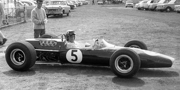 Graham Hill in the Lotus 48 on its debut at Wawick Farm in February 1967. Copyright Ted Walker 2010. Used with permission.