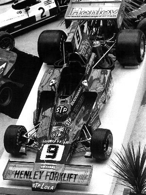 Lola T332 HU36 at the 1975 Racing Car Show.  Copyright Ted Walker 2001.  Used with permission.