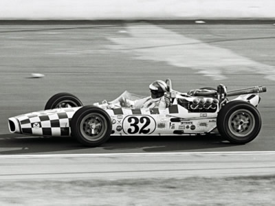Al Miller raced Walter Weir #32 Gerhardt-Ford at the 1967 Indy 500.  Part of the Dave Friedman collection. Licenced by The Henry Ford under Creative Commons licence Attribution-NonCommercial-NoDerivs 2.0 Generic. Original image has been cropped.