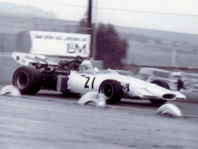 A rare picture of the McLaren M14A converted to F5000 and run in the US.  It is seen here at Riverside in Sept 1972, driven by Dave Jordan.  Copyright Dave Jordan 2003.  Used with permission.