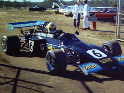 Max Stewart's March 722 at Oran Park, probably for the ANF2 race in June. Copyright Peter Townsend 2020. Used with permission.