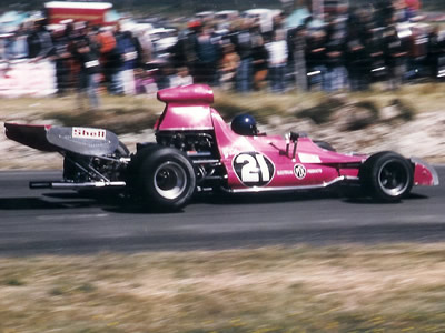 Allan McCulley in the FM5 at Teretonga in 1974. Copyright Kevin Thomson 2016. Used with permission.