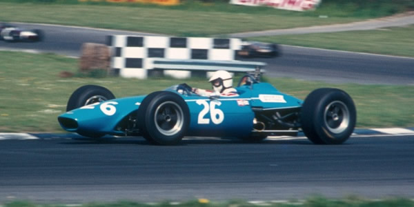 Tim Schenken in his regular blue Sports Motors (Manchester) Chevron B9 at Brands Hatch in June 1968. Copyright Chris Bennett 2014. Used with permission.