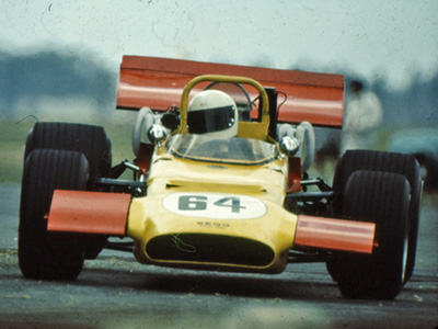 Leo Leonard in the Begg FM2 at Ruapuna in 1971. Copyright Ted Walker 2021. Used with permission.