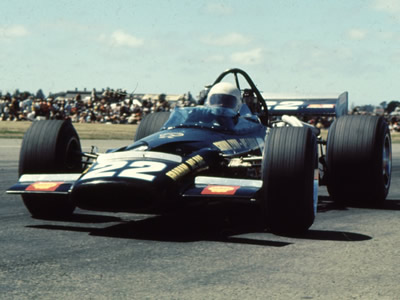 Graham Mcrae in his McLaren M10B during the 1971 Tasman series. Copyright Ted Walker 2014. Used with permission.