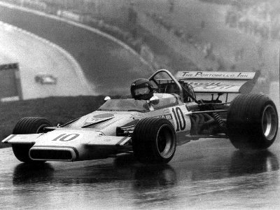 Tony Trimmer in McLaren M18 500-04 at Brands Hatch in 1973. Copyright Ted Walker 2001. Used with permission.