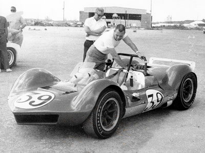 Dave Morgan's Cooper-Oldsmobile, the former Zerex Special, seen here at Nassau in December 1966. Copyright Ted Walker (Ferret Fotographics) 2018. Used with permission.