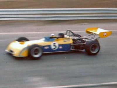 Brian Robertson winning at Mosport Park in October 1972 in his Fred Opert Racing Chevron B20. Copyright Peter Viccary (<a href='http://www.gladiatorroadracing.ca/' target='_blank'>gladiatorroadracing.ca</a>) 2021. Used with permission.