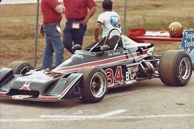 The Chevron B39 of Ken Duclos at the SCCA Runoffs in 1977. Copyright Peter Viccary (<a href='http://www.gladiatorroadracing.ca/' target='_blank'>gladiatorroadracing.ca</a>) 2021. Used with permission.