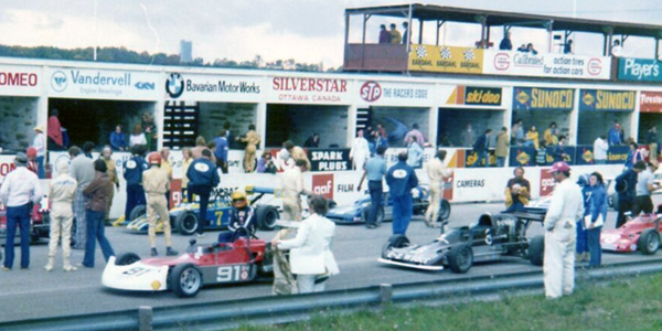 The Formula Super Vee grid at Mosport in September 1975. Copyright Peter Viccary.  Used with permission.