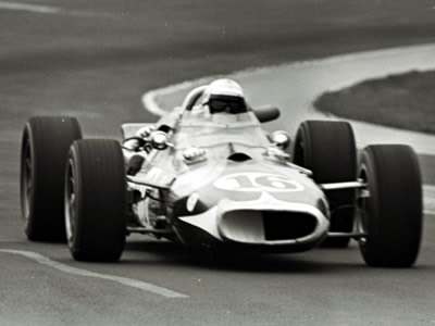 Bob Veith's #16 Thermo King Gerhardt at the 1968 Indy 500. Part of the Dave Friedman collection. Licenced by The Henry Ford under Creative Commons licence Attribution-NonCommercial-NoDerivs 2.0 Generic. Original image has been cropped. Bob Veith's #16 Thermo King Gerhardt at the 1968 Indy 500. Part of the Dave Friedman collection. Licenced by The Henry Ford under Creative Commons licence Attribution-NonCommercial-NoDerivs 2.0 Generic. Original image has been cropped.
