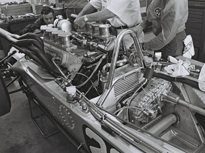 The Plymouth 318 ci V8 engine in the STP #20 at the 1969 Indy 500. Licenced by The Henry Ford under Creative Commons licence Attribution-NonCommercial-NoDerivs 2.0 Generic. Original image has been cropped.
