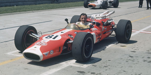 Graham Hill in the Lotus 42F at the 1967 Indy 500. Licenced by The Henry Ford under Creative Commons licence Attribution-NonCommercial-NoDerivs 2.0 Generic. Original image has been cropped.