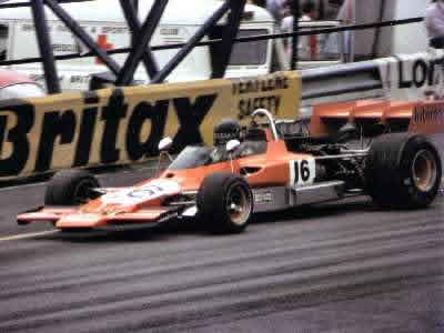 Brendan McInerny in Lola T330 HU6 at Brands Hatch in October 1973. Copyright Simon Lewis 2004. Used with permission.