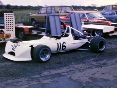 Bob Eccles' March-bodied Lola T100 in May 1976. Copyright Andy Mackie 2020. Used with permission.