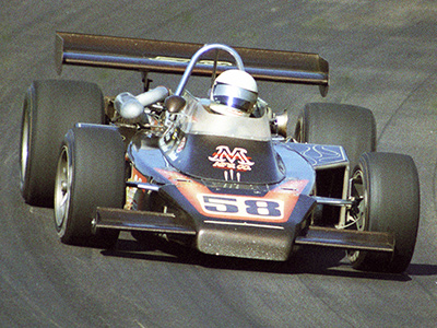 Larry Dixon in Carl Gehlhausen’s newly-acquired 1972 Kingfish at Phoenix in November 1972. Copyright Mike Thomsen/<a href='https://racingpictorial.com/' target='_blank'>www.racingpictorial.com</a> 2022. Used with permission.