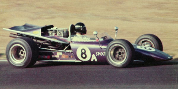 Ron Grable in ther Spectre leading the Formula A Runoffs at Riverside in 1968.  Copyright Tom Ratzlaff 2010.  Used with permission.