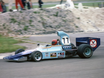 Dennis Leech in the ex-Thursdays/RAM Chevron B28 at Thruxton, probably in 1977. Copyright Andrew Scriven 2013. Used with permission.