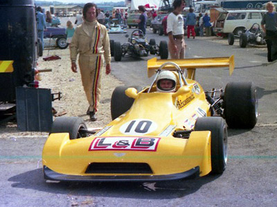 Alo Lawler in his Chevron B29 at Thruxton in August 1976. Copyright Andrew Scriven 2010. Used with permission.