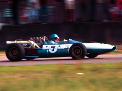 Dr Don Richardson's LeGrand Mk 7 racing in 1968. Copyright David Seibert 2006. Used with permission. Dr Don Richardson's LeGrand Mk 7 racing in 1968. Copyright David Seibert 2006. Used with permission.
