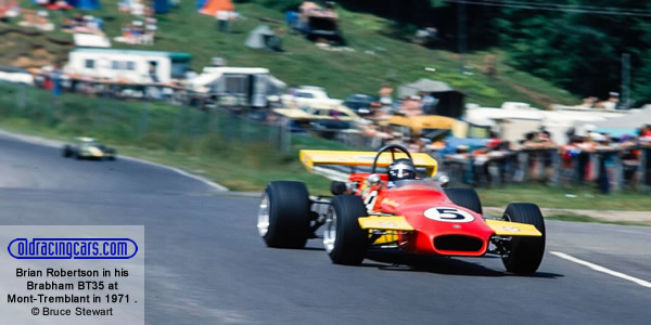 Brian Robertson in his Brabham BT35 leads the Mont-Tremblant Molson Formula B race on 1 Aug 1971.  Copyright Bruce Stewart 2017.  Used with permission.