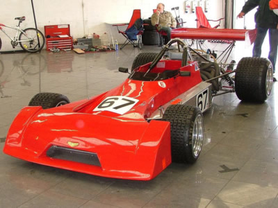 Alan Bell's Chevron B27 at Silverstone in May 2006. Copyright John Turner 2006. Used with permission.