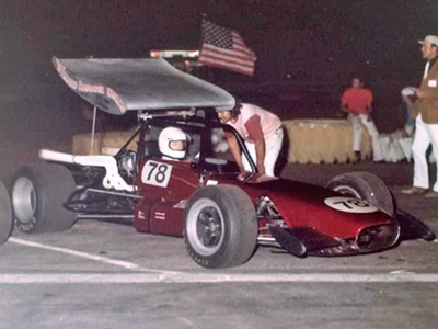 Earl Kelley (or perhaps Ron Kelley) in his "Lola Formula A" in an open event at San Jose Speedway in 1973 or 1974. Copyright Don Mize 2023. Used with permission. Earl Kelley (or perhaps Ron Kelley) in his "Lola Formula A" in an open event at San Jose Speedway in 1973 or 1974. Copyright Don Mize 2023. Used with permission.