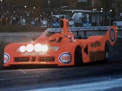 With lights ablaze, the Fajardo/Londoño Lola T530 competing in the Bogotá Six Hours. Copyright José Clopatofsky Londoño 2020. Used with permission.