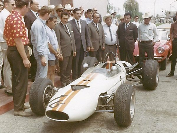 Ed Marshall's Gamboa Alexis with local dignatories at Juarez in July 1966.  Copyright Bill Wolfe 2018.  Used with permission.